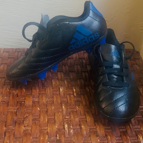 Adidas 10.5 Boys shoes - Picture 3 of 3